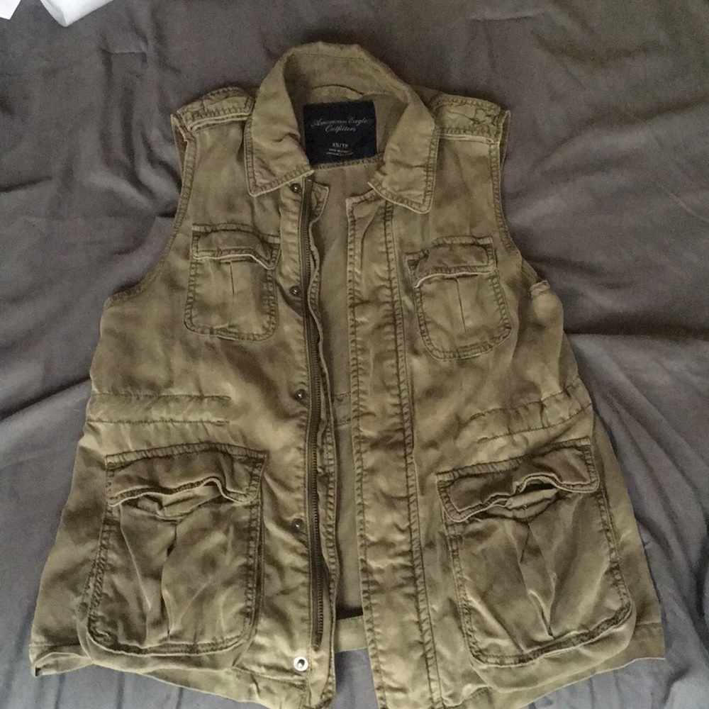 Army Green Light Weight Vest